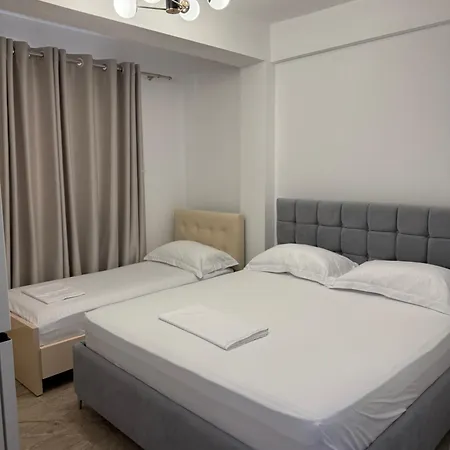 Delux * Durrës